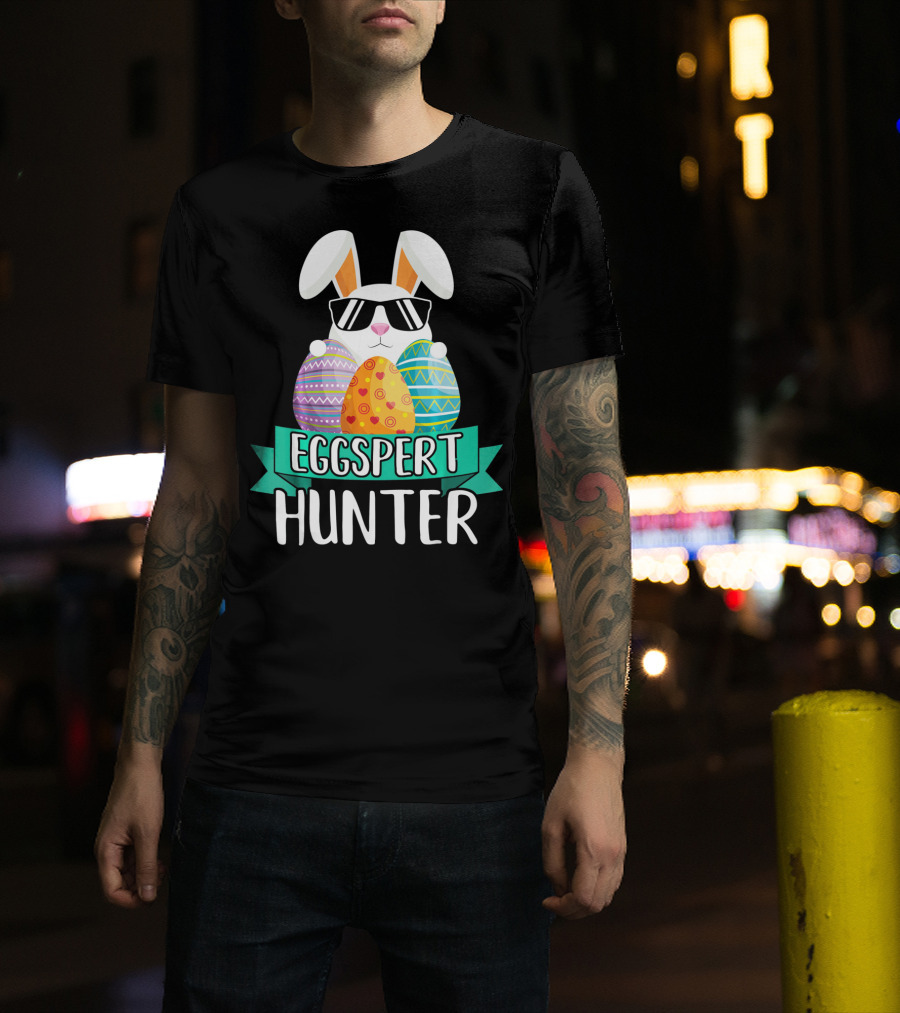 Eggspert Hunter Cool Bunny Easter Day T-Shirt