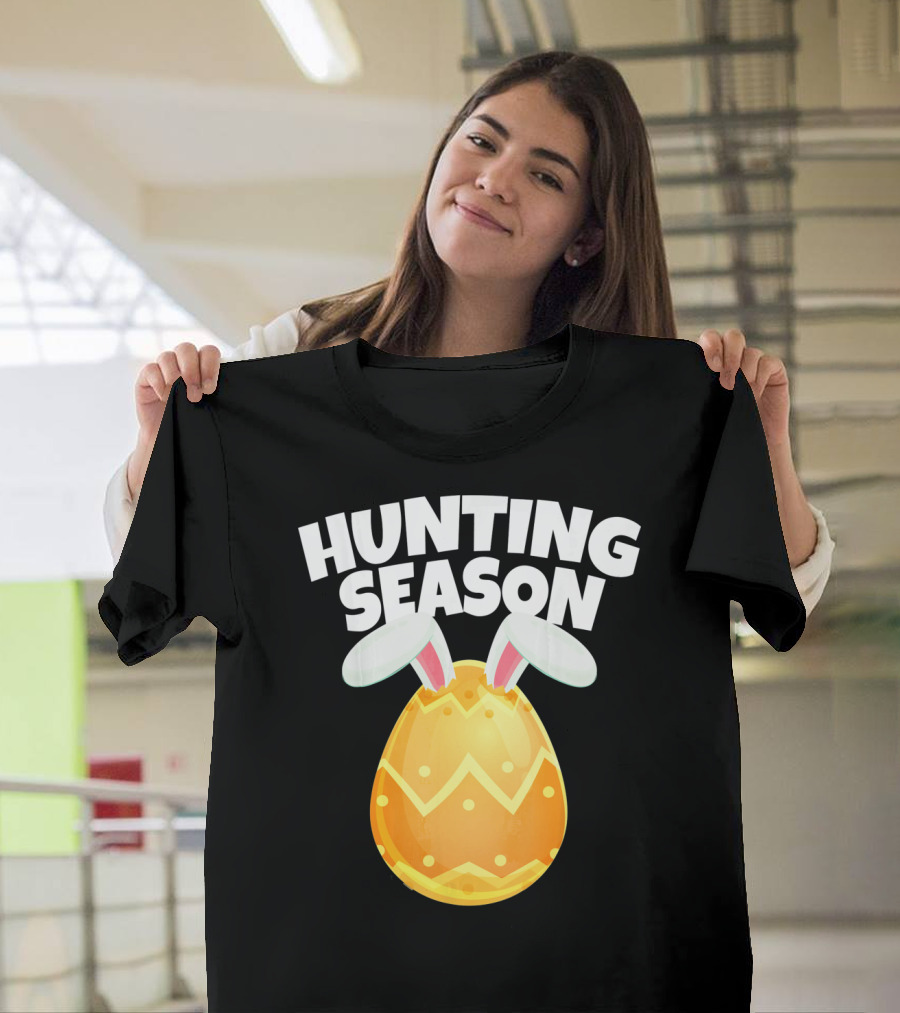 Hunting Season Happy Easter Egg Bun With Bunny Ears T-Shirt