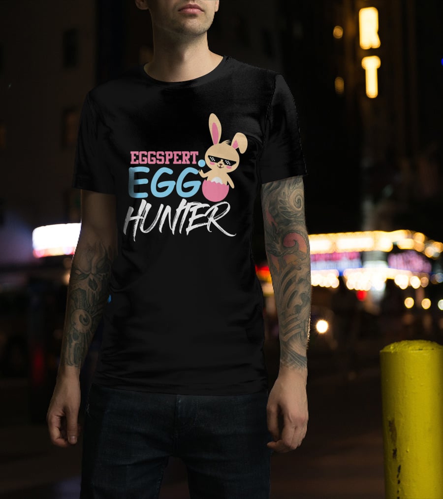 Eggspert Egg Hunter Bunny Sunglasses Easter Fun T-Shirt