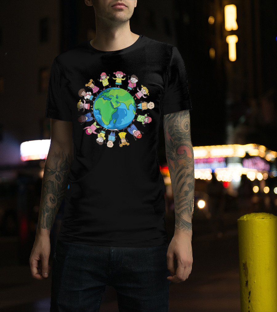 Happy Earth Day Children Around The World Holding Hands Planet T-Shirt
