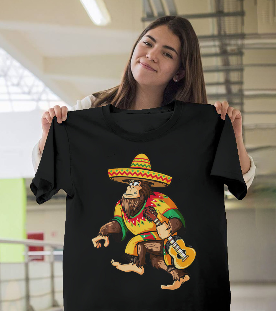 Funny Bigfoot El Squatcho Cinco De Mayo Sombrero Guitar T-Shirt
