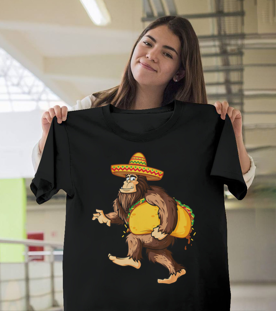 Funny Bigfoot Cinco De Mayo Sombrero Taco Carrying T-Shirt