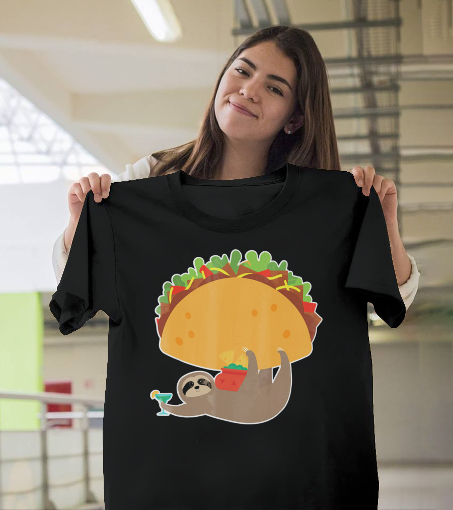 Funny Cinco De Mayo Sloth Taco Holding Margarita T-Shirt