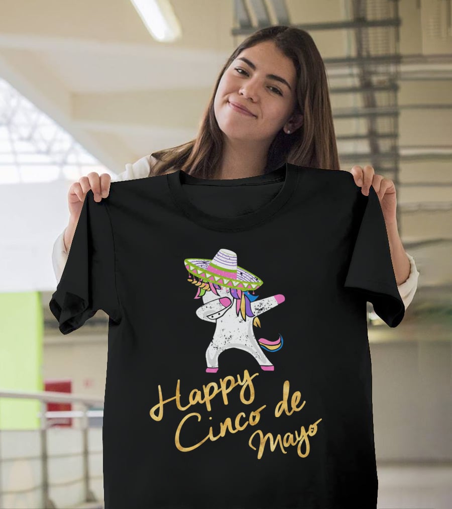 Happy Cinco De Mayo Dabbing Unicorn With Sombrero T-Shirt
