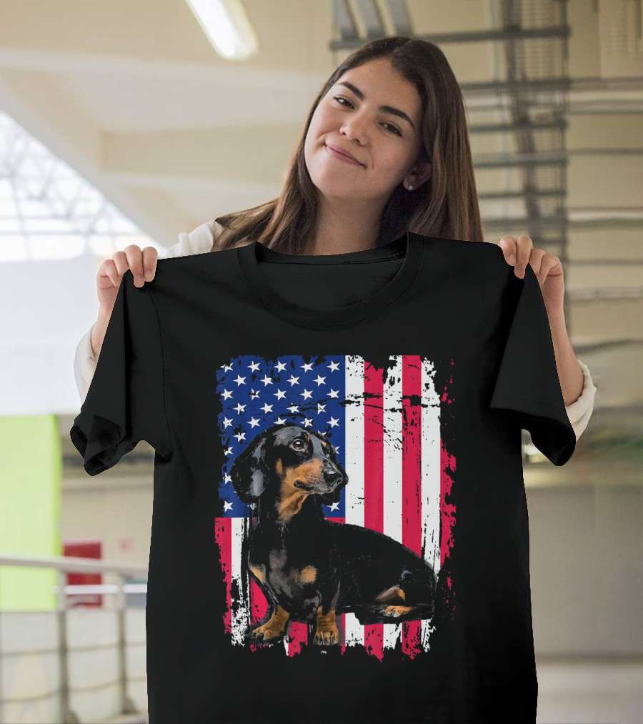 Dachshund In Front Of US Flag For 4th Of July T-Shirt