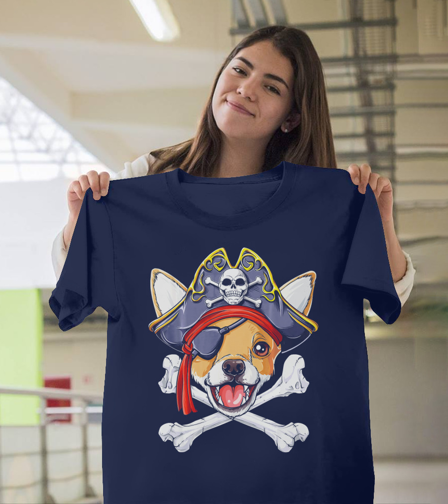 Buccaneer Chihuahua with Skull and Crossbones Bandana T-Shirt