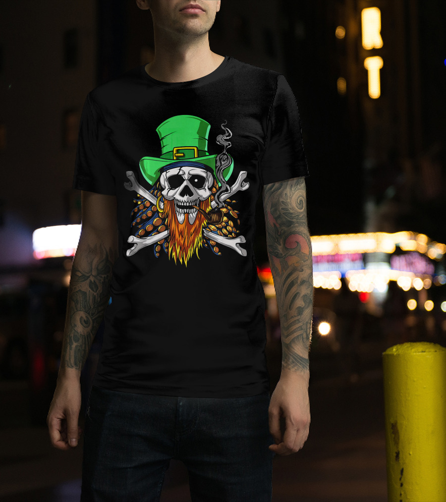 Leprechaun Pirate Skull St Patricks Crossbones Hat Pipe Beads T-Shirt