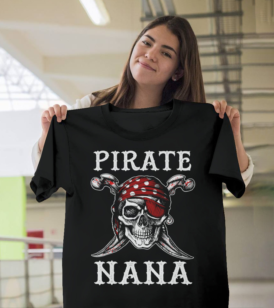 Pirate Nana Halloween Skull Red Bandana Eyepatch T-Shirt