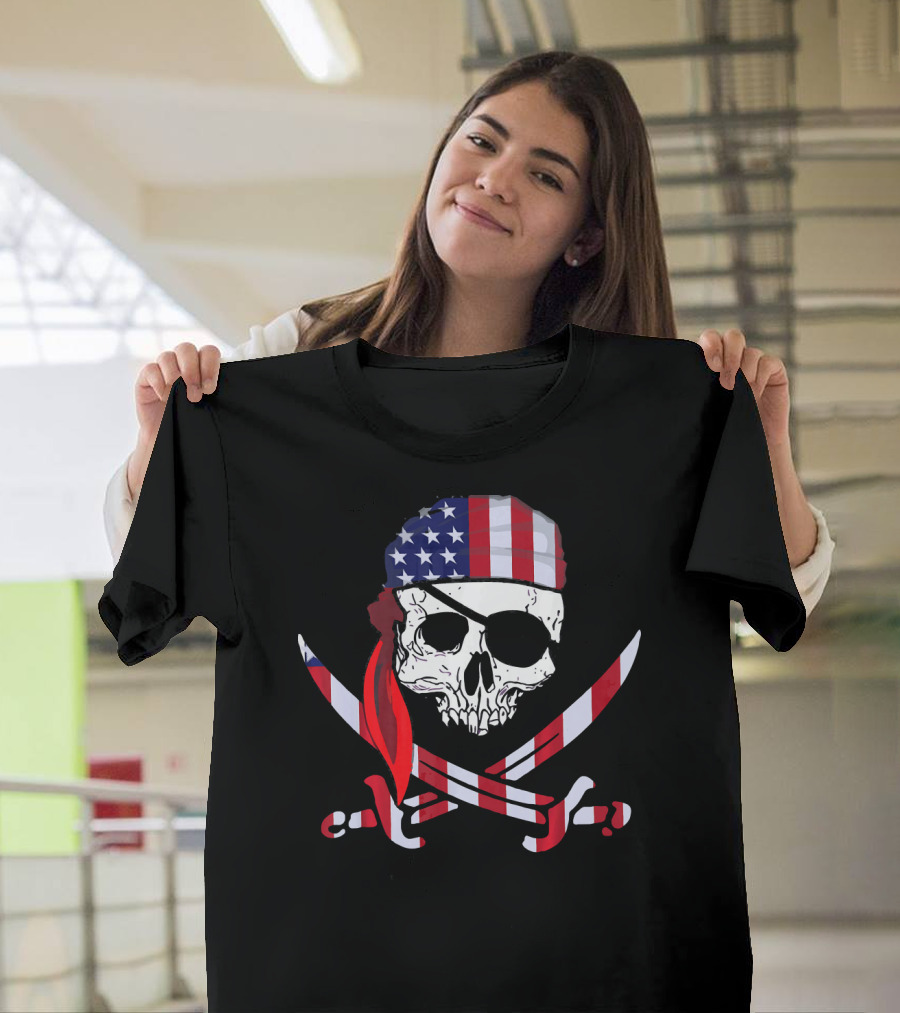 Cool Skull American Flag Pirate Patriotic T-Shirt