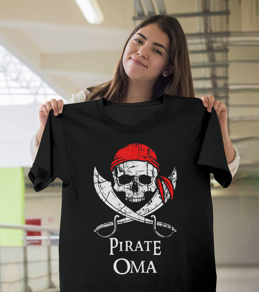 Pirate Oma Skull With Red Bandana And Crossed Swords T-Shirt