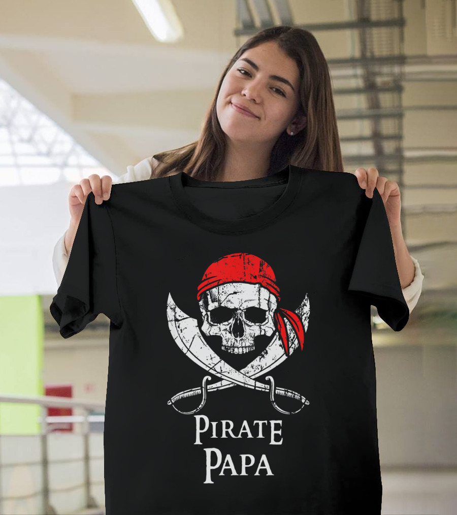 Pirate Papa Skull Crossbones Red Bandana Swords T-Shirt
