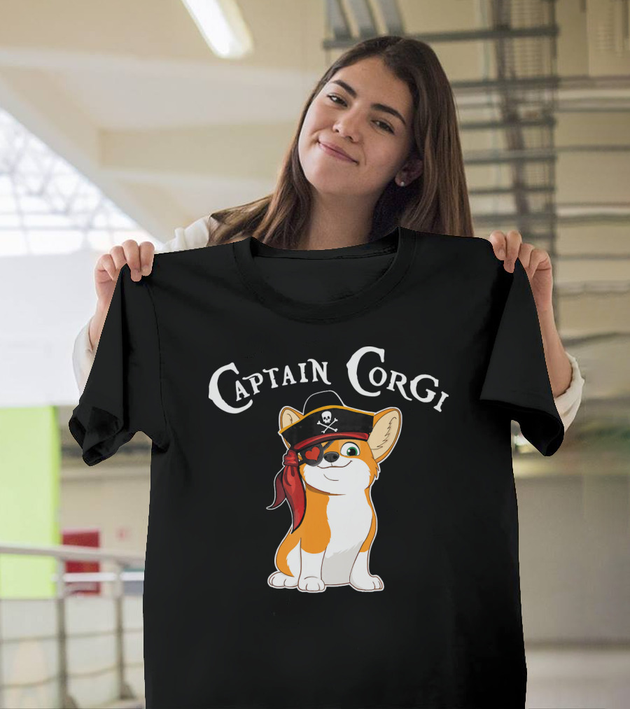 Captain Corgi Pirate Dog With Eyepatch And Skull Hat T-Shirt