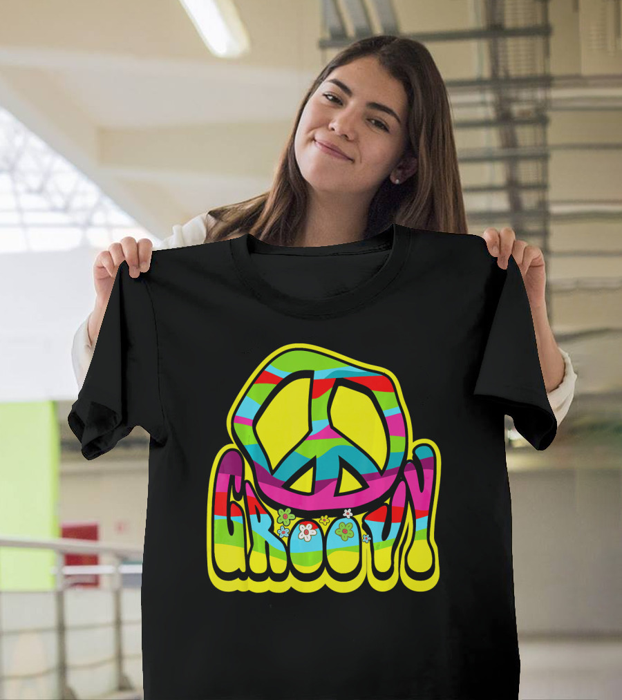 Groovy Colorful Peace Sign 60s 70s Hippie Vibes T-Shirt
