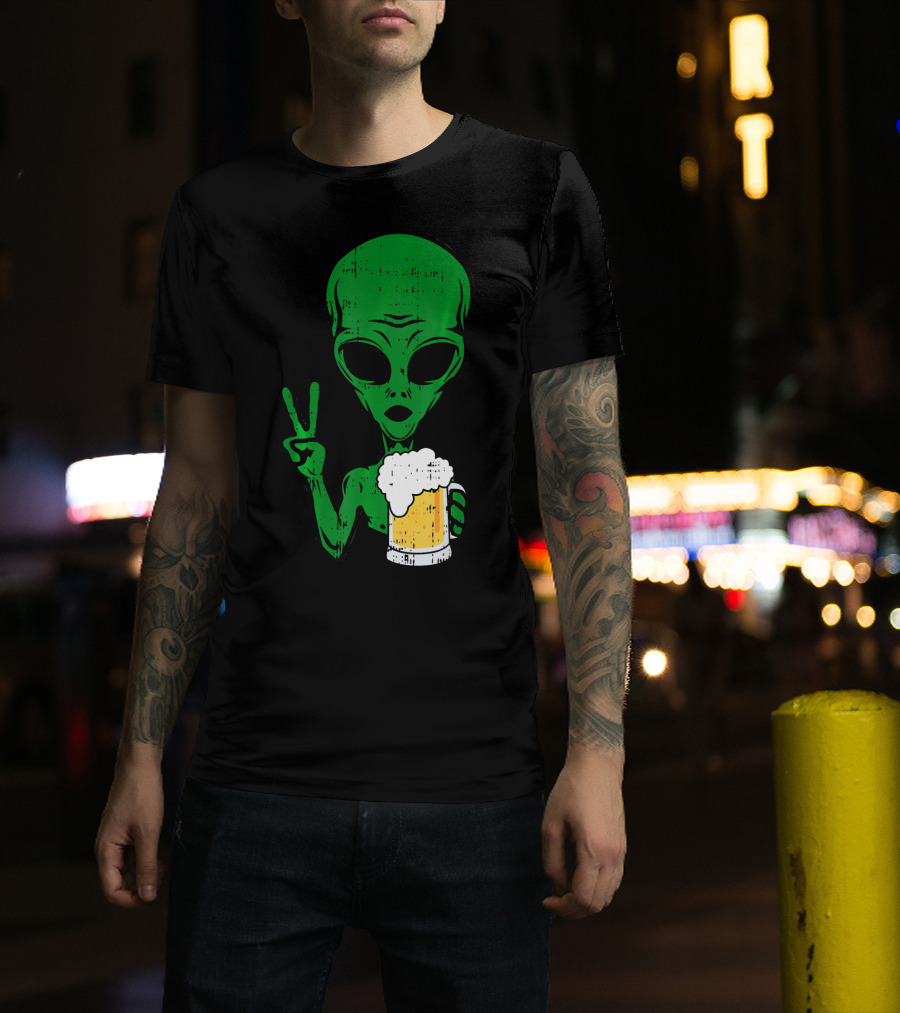 Area 51 Alien Peace Sign Drinking Beer T-Shirt