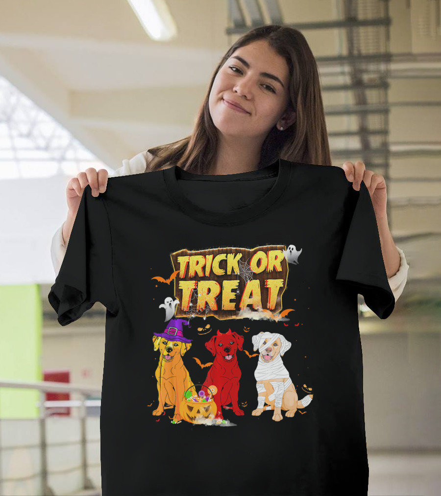 Trick Or Treat Three Labrador Retrievers Halloween Pumpkin Candy Ghosts T-Shirt