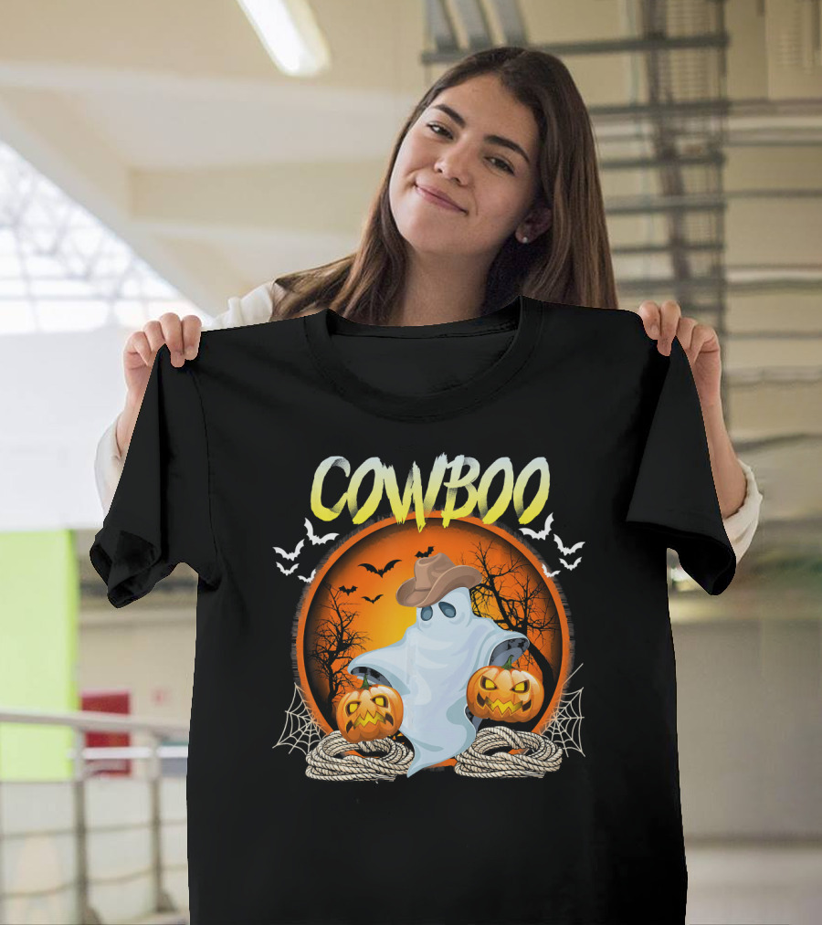 Cowboo Halloween Ghost In Cowboy Hat With Pumpkins And Bats T-Shirt
