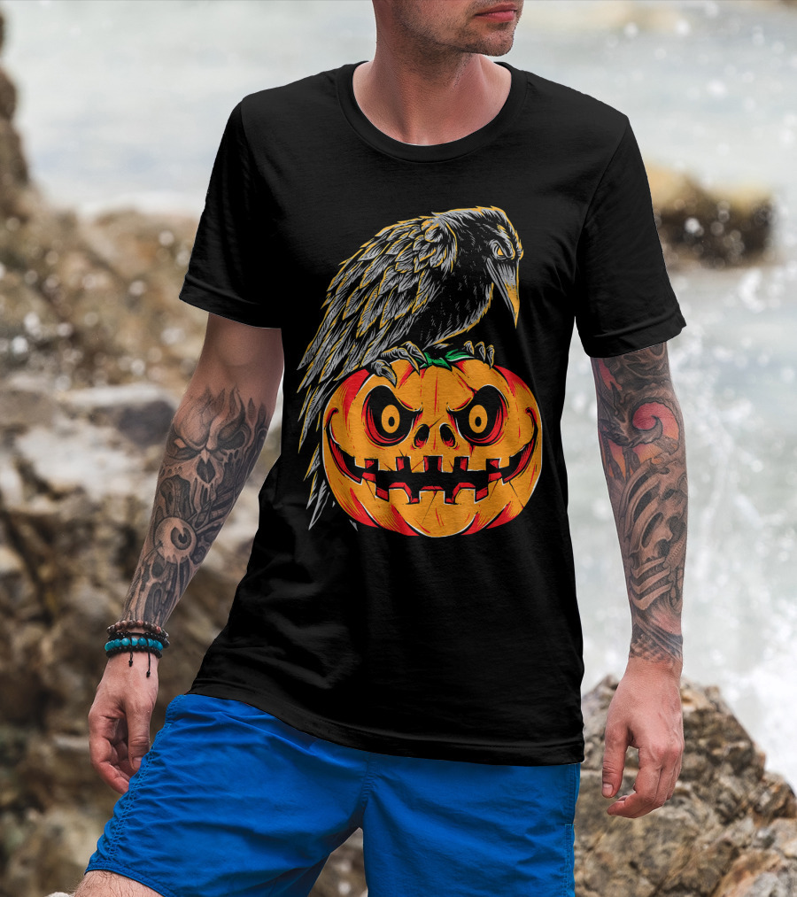 Creepy Black Raven Perched On Retro Vintage Pumpkin Halloween T-Shirt