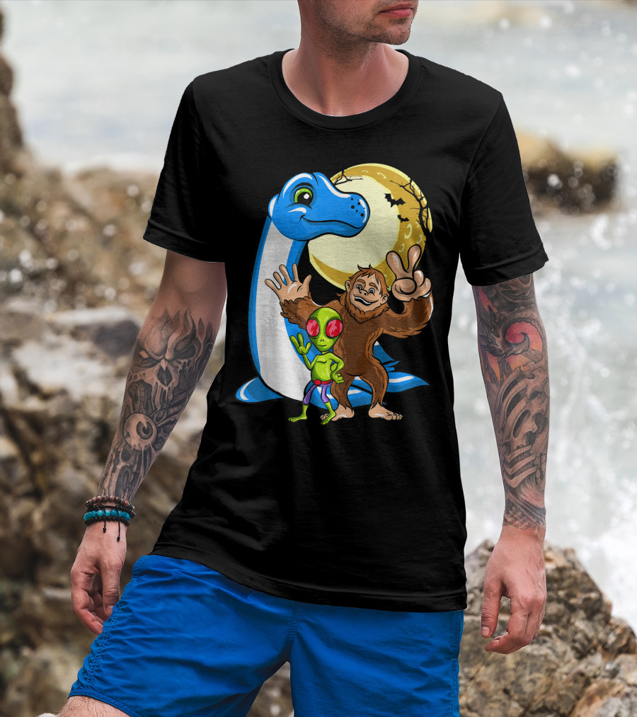 Bigfoot Sasquatch Loch Ness Monster Ness Alien Moon Scene T-Shirt