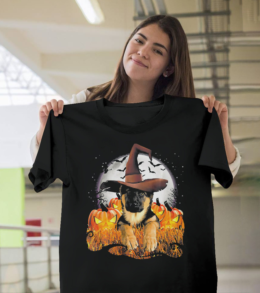 German Shepherd Witch Hat Pumpkins Halloween Moon Bats T-Shirt