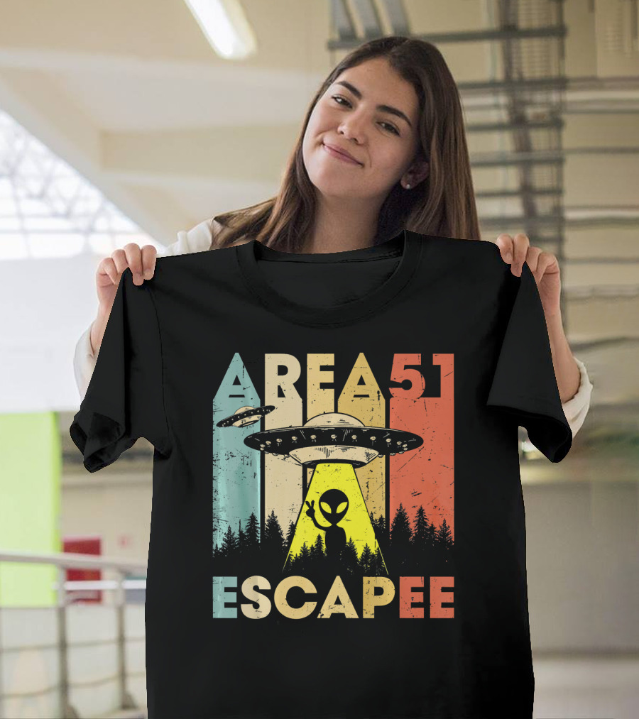 Area 51 Escapee UFO Alien Vintage Halloween Costume T-Shirt