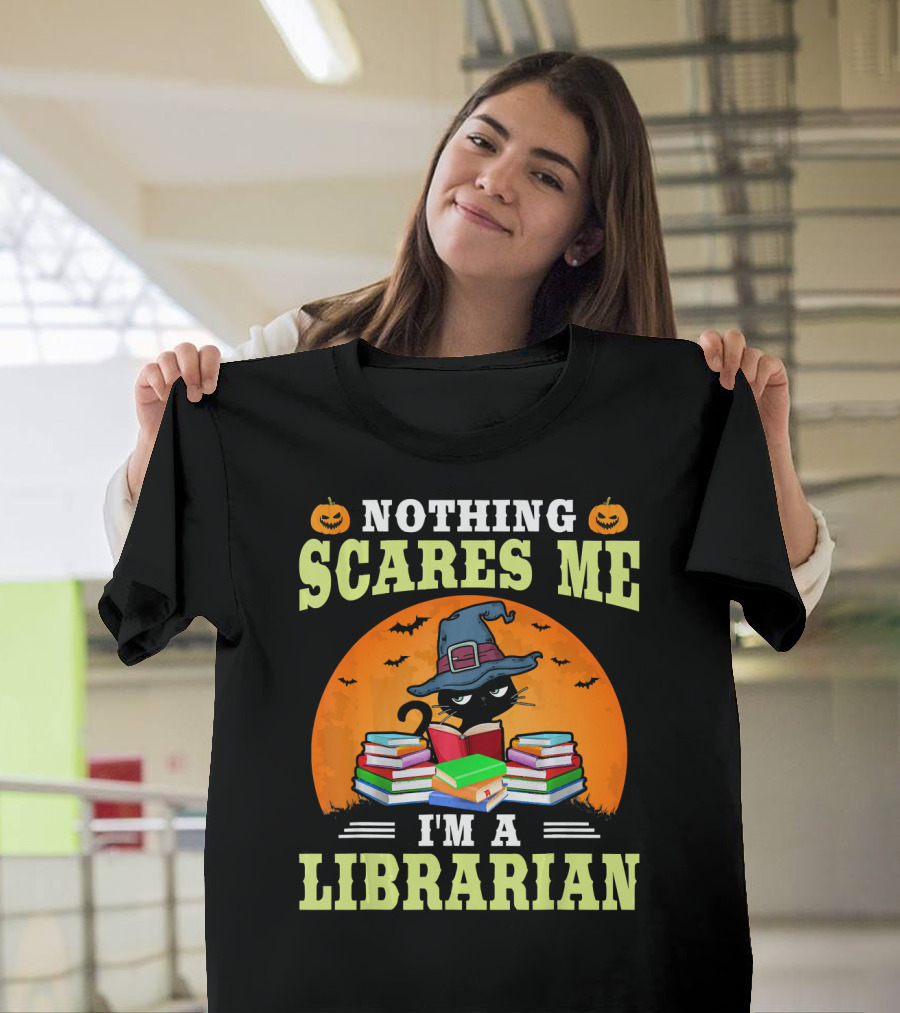 Nothing Scares Me I'm A Librarian Halloween Cat With Books And Witch Hat T-Shirt