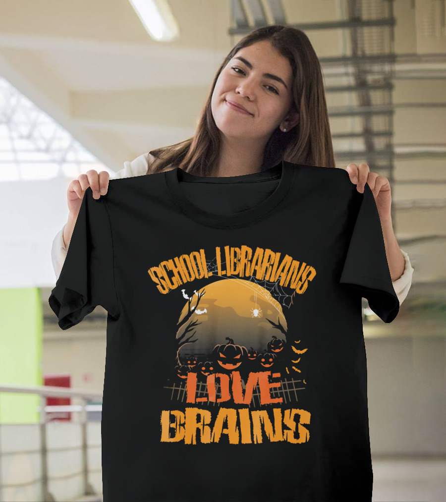 School Librarians Love Brains Halloween Pumpkins Spider Web Moon T-Shirt
