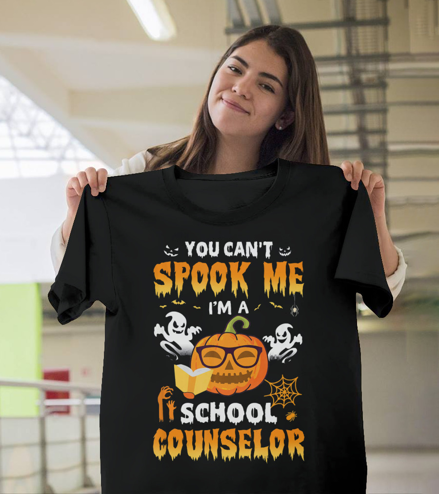 You Can't Spook Me I'm a School Counselor Halloween Pumpkin Ghosts Book Spiders T-Shirt