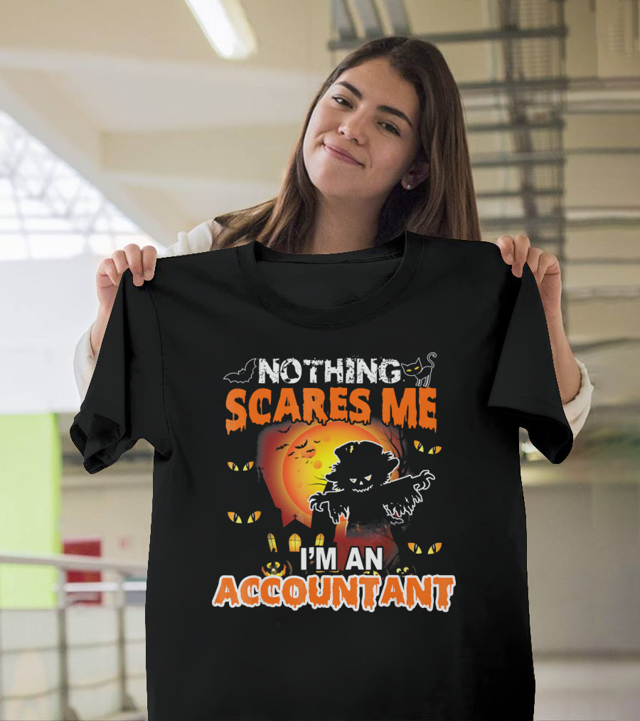 Nothing Scares Me I'm An Accountant Halloween Scarecrow And Cats T-Shirt