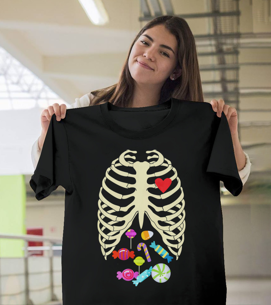 X Ray Skeleton Rib Cage Heart Candy Halloween T-Shirt
