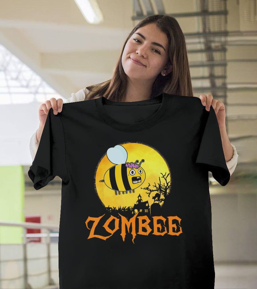 Zombee Funny Zombie Bee Halloween Spooky Moon Scene T-Shirt