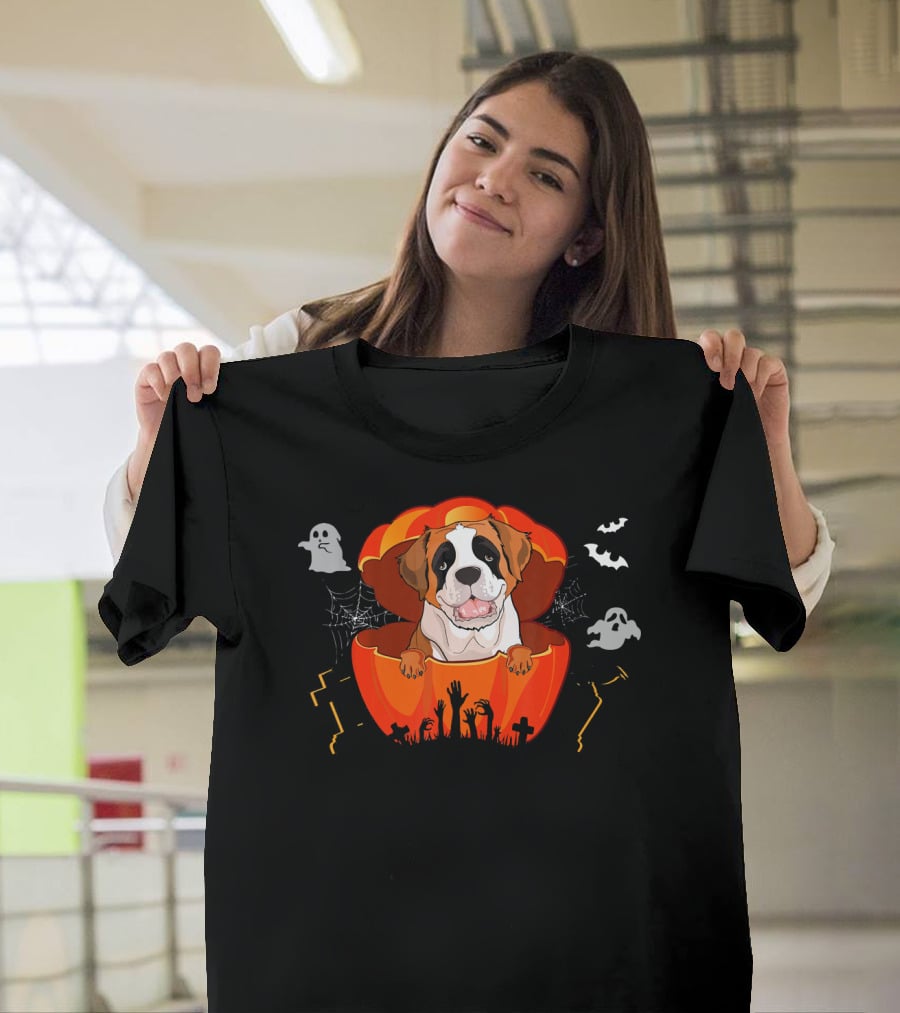 St Bernard Dog In Pumpkin With Ghosts And Bats For Halloween T-Shirt