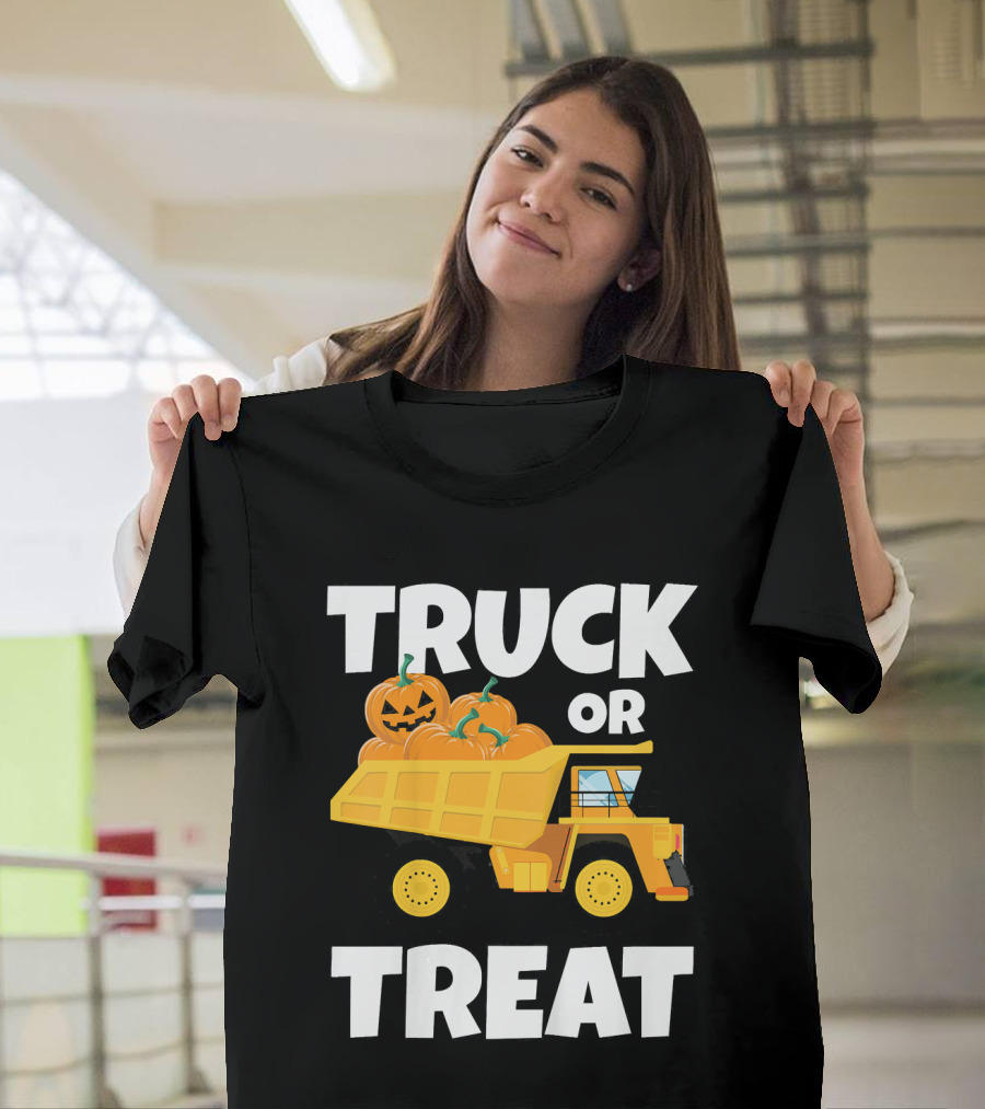 Kids Halloween Toddlers Boys Truck or Treat Pumpkins T-Shirt