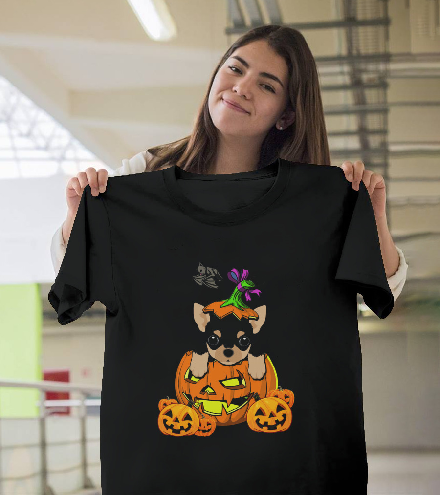 Happy Halloween Funny Chihuahua Jack-O'-Lantern Pumpkin with Bats T-Shirt