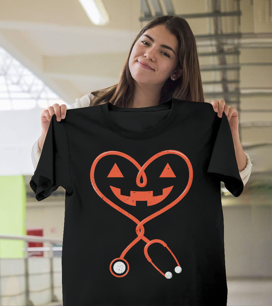 Nurse Halloween Stethoscope Heart Pumpkin Face T-Shirt