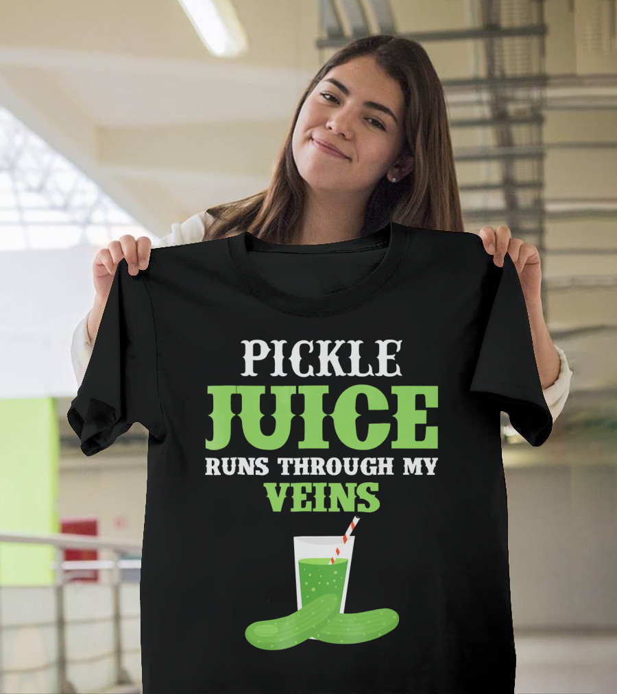 PICKLE JUICE RUNS THROUGH MY VEINS Pickle Glass Cup With Straw T-Shirt