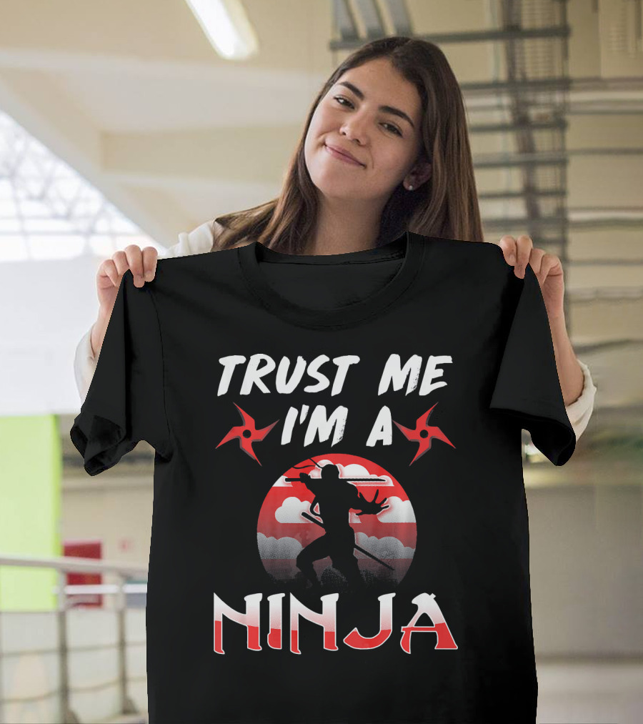 Trust Me I'm A Ninja Shuriken Shadow Silhouette With Red Circle Background T-Shirt