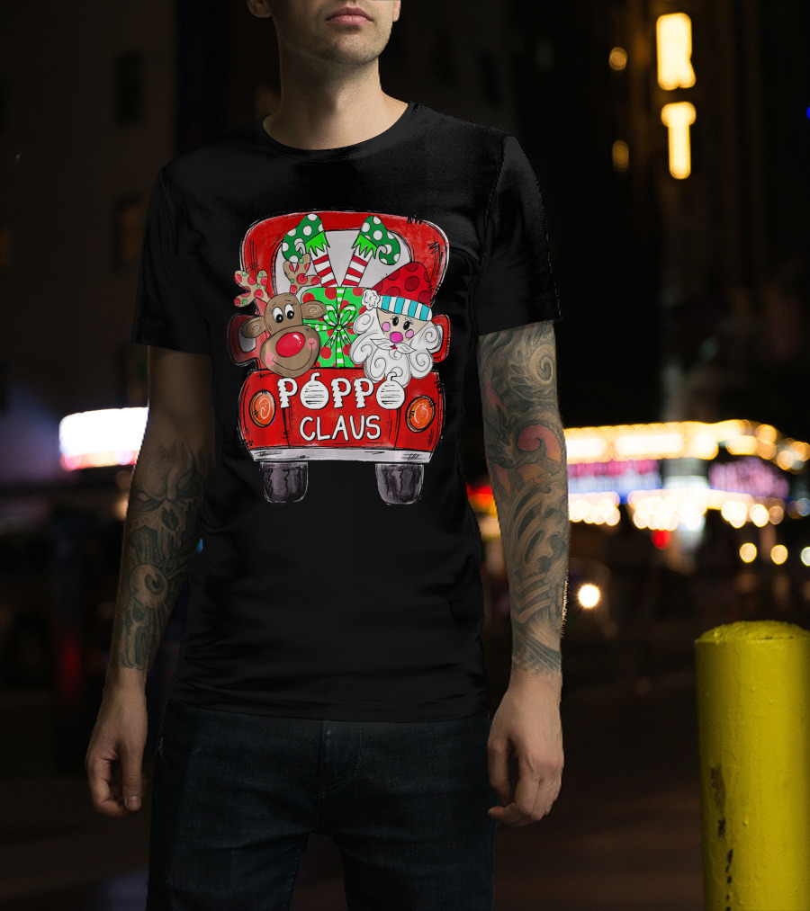 Red Truck With Poppo Claus, Reindeer, And Christmas Gifts T-Shirt