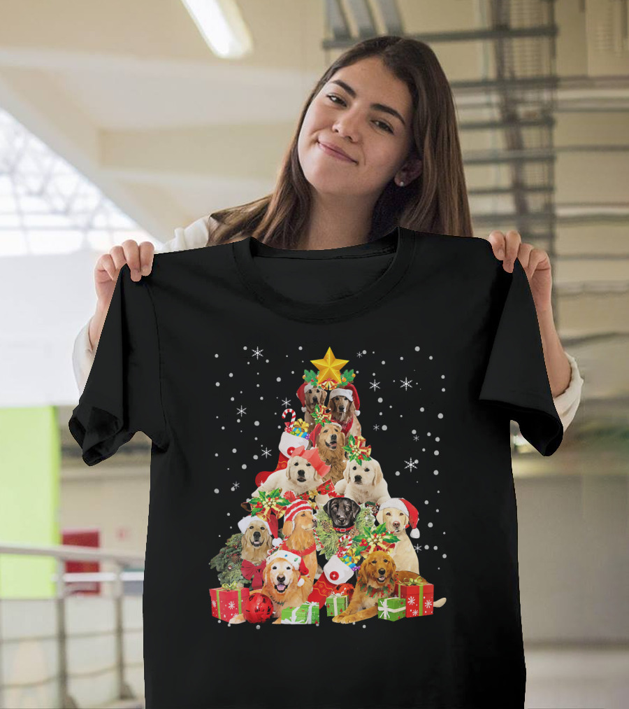 Golden Retriever Christmas Tree With Santa Hats And Presents T-Shirt