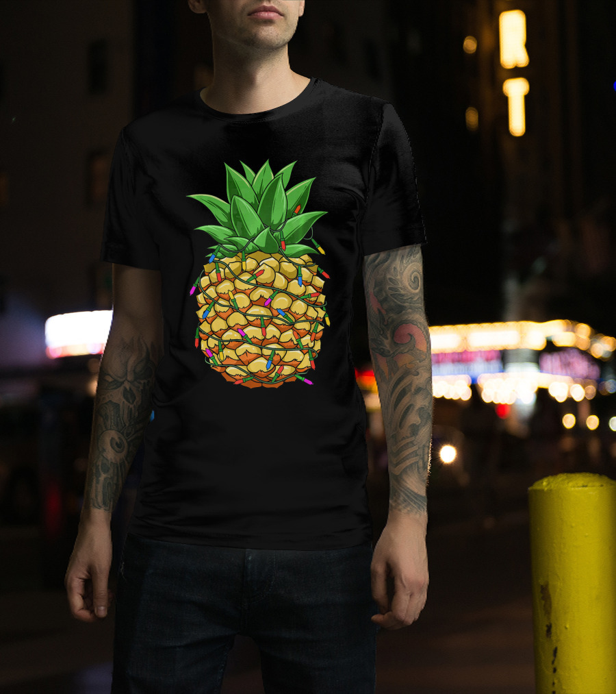 Pineapple Wrapped With Christmas String Lights Mele Hawaiian Holiday Fun T-Shirt