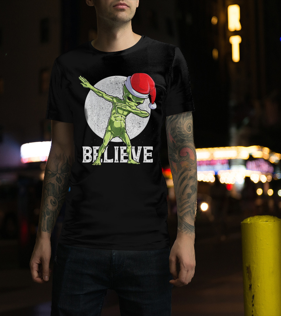 Believe Dabbing Alien Santa Hat Christmas Boys T-Shirt