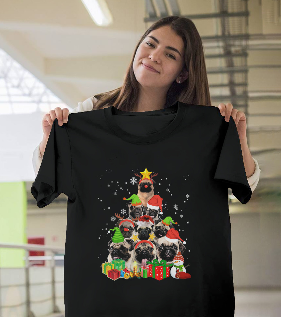 Funny Pug Christmas Tree Xmas With Santa Hats Snowflakes And Gifts T-Shirt