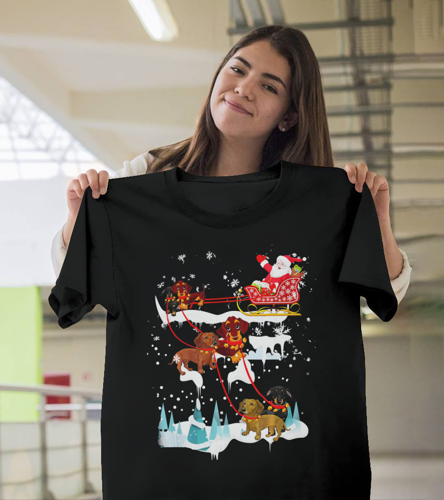 Santa Sleigh With Dachshund Reindeer Christmas Scene T-Shirt