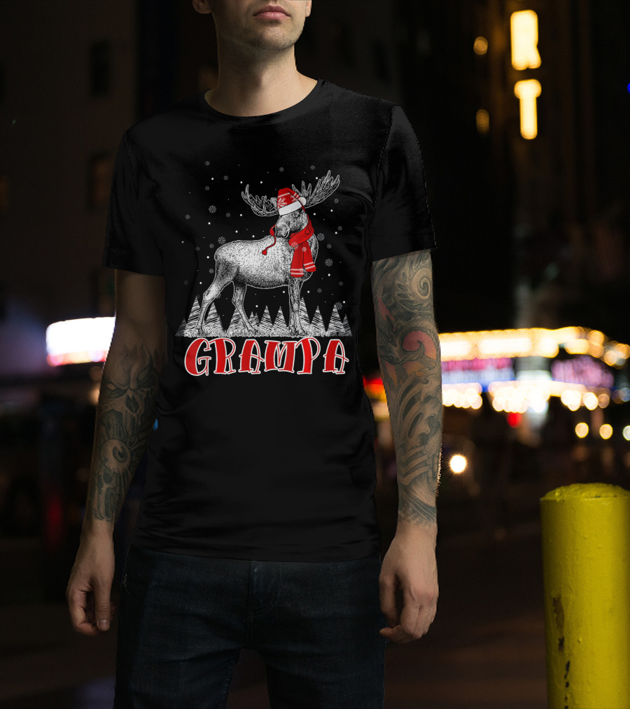 Grampa Moose Santa Hat Family Christmas Matching T-Shirt