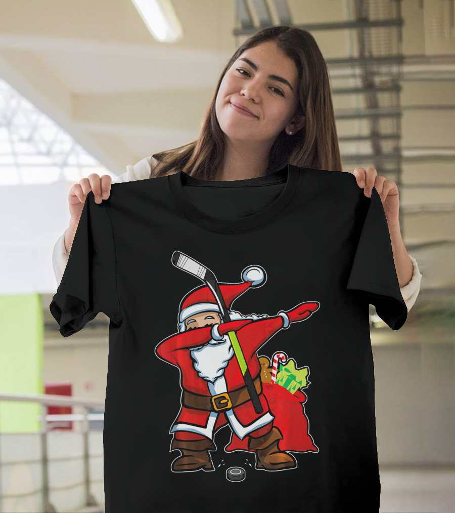 Santa Dabbing With Hockey Stick Christmas Hip Hop With Gifts And Hockey Puck T-Shirt