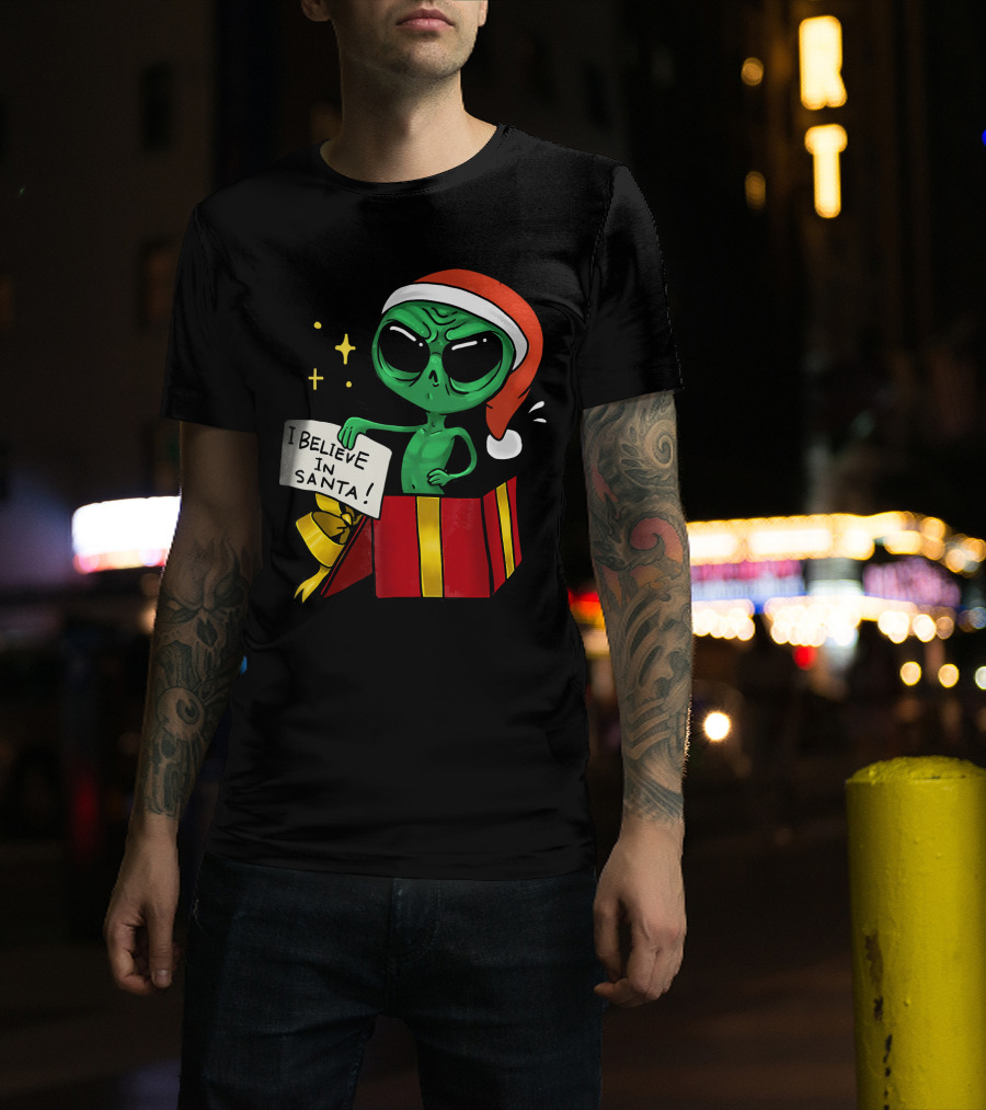 Christmas Funny Alien I Believe In Santa Present T-Shirt