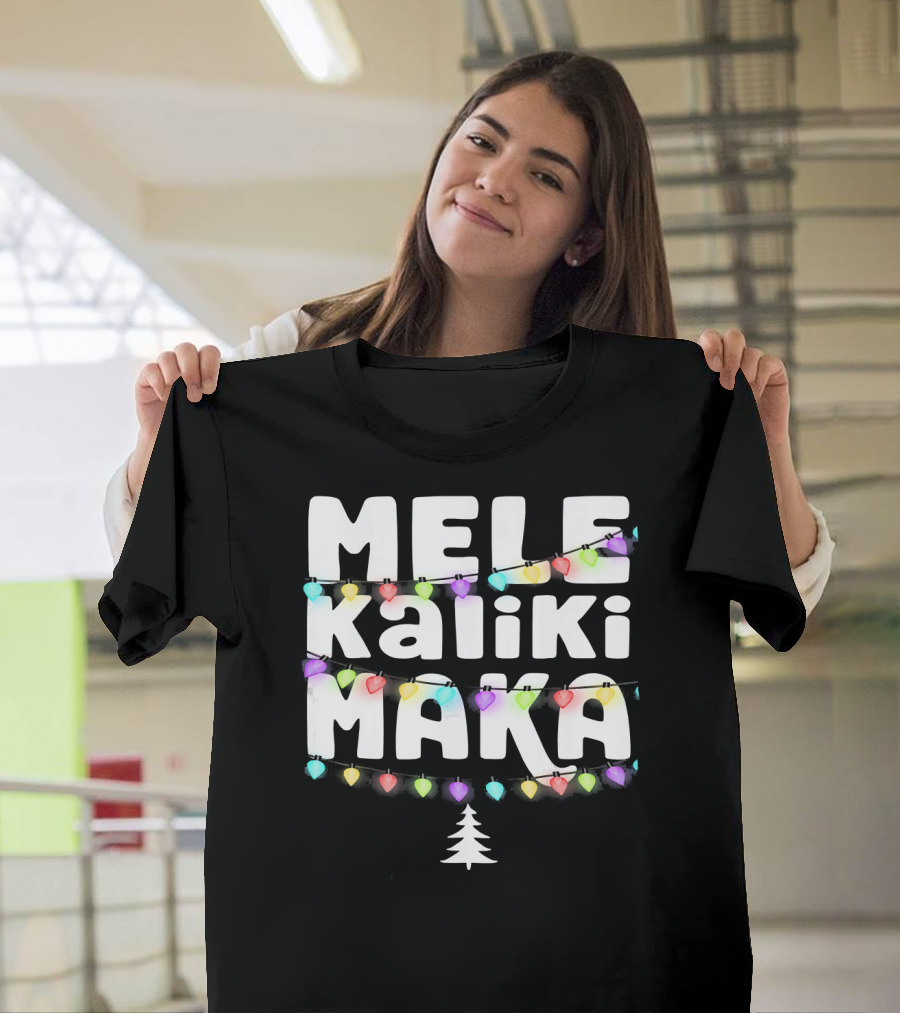 Mele Kalikimaka Hawaiian Christmas Festive Lights Tree T-Shirt