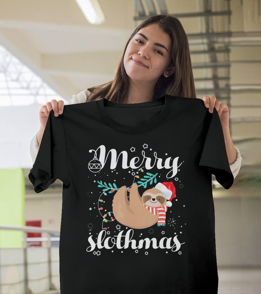 Merry Slothmas Santa Hat Lights Christmas Sloth T-Shirt