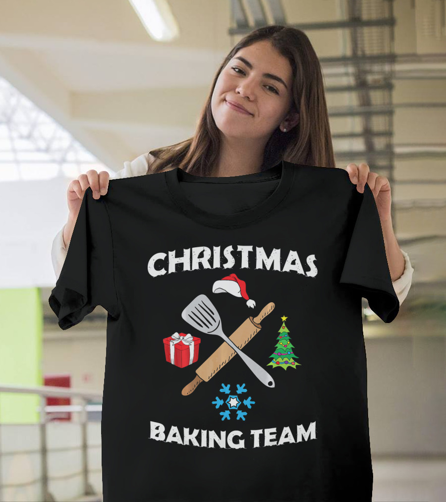 Christmas Baking Team Santa Hat Spatula Rolling Pin Tree Gift Snowflakes T-Shirt