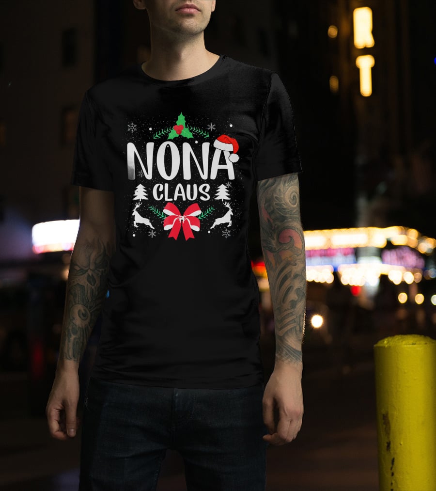 Nona Claus Christmas Grandma Reindeer Santa Hat Holly Bow T-Shirt